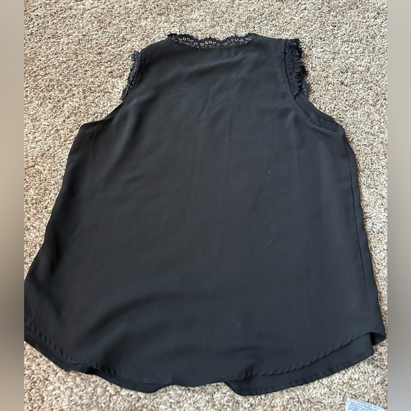 Lace top
Super cute for work - Picture 2 of 2